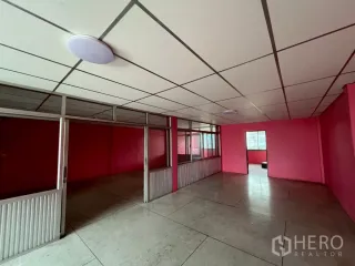 Local comercial en alquiler en Watthana, Bangkok