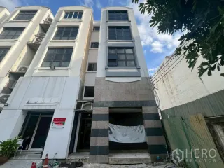 出租 商业空间 在 Phra Khanong, 曼谷