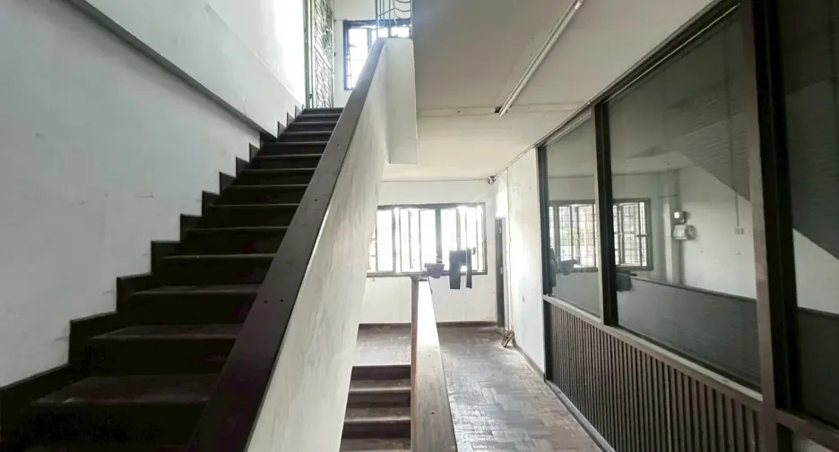 For rent retail Space in Phra Khanong, Bangkok