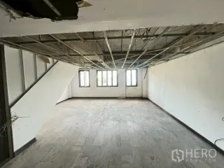 出租 商业空间 在 Phra Khanong, 曼谷
