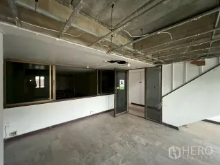 出租 商业空间 在 Phra Khanong, 曼谷