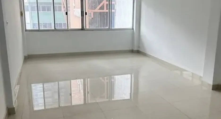 For rent and for sale 4 bedrooms retail Space in Huai Khwang, Bangkok
