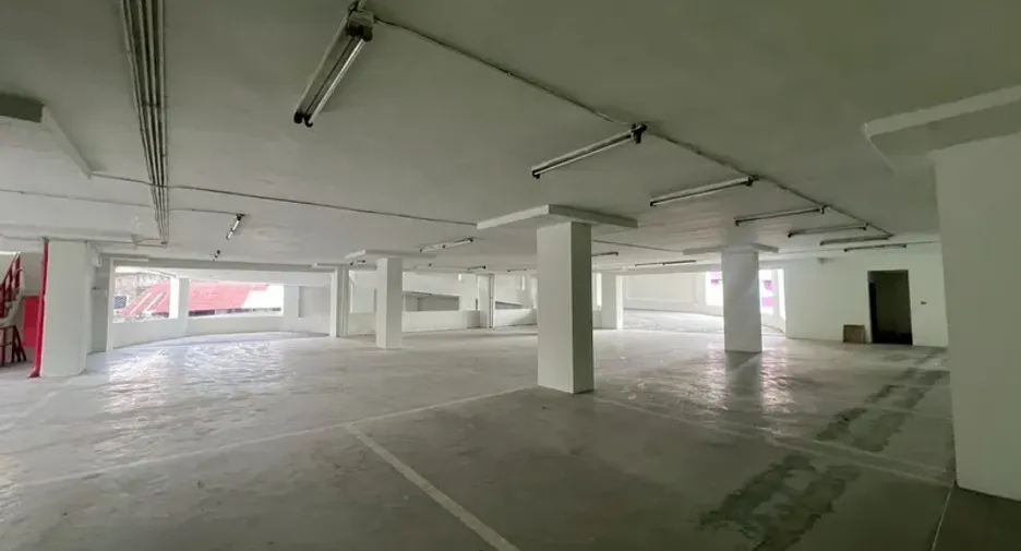 For rent retail Space in Khlong Toei, Bangkok