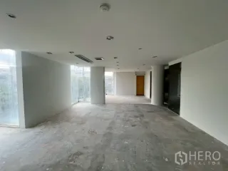 For rent retail Space in Khlong Toei, Bangkok
