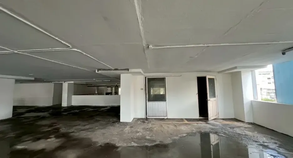 For rent retail Space in Khlong Toei, Bangkok