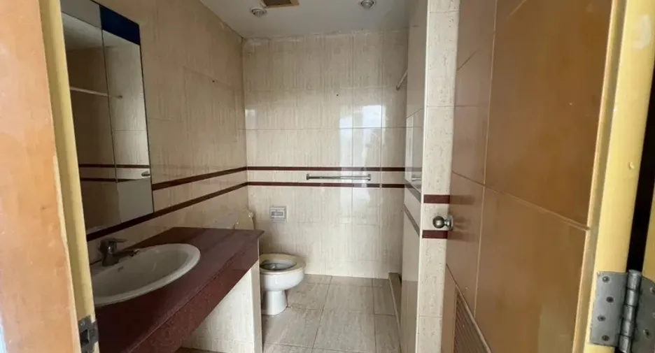 For rent retail Space in Khlong Toei, Bangkok