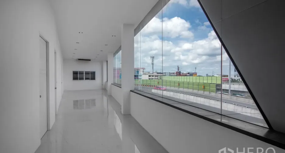For rent retail Space in Khan Na Yao, Bangkok