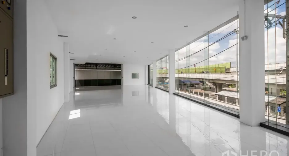 For rent retail Space in Khan Na Yao, Bangkok