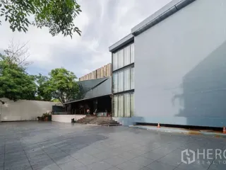 出租 商业空间 在 Watthana, 曼谷