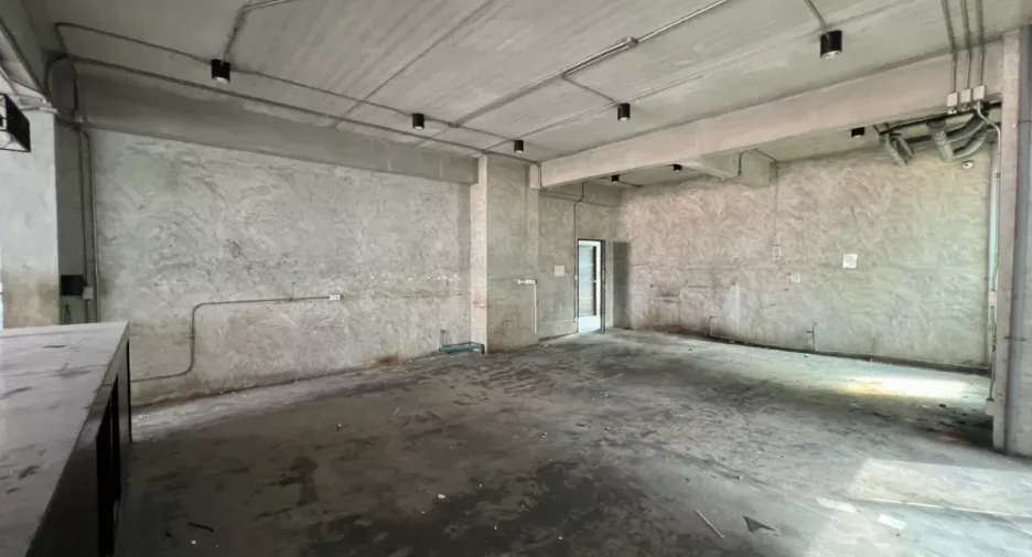 For rent retail Space in Din Daeng, Bangkok