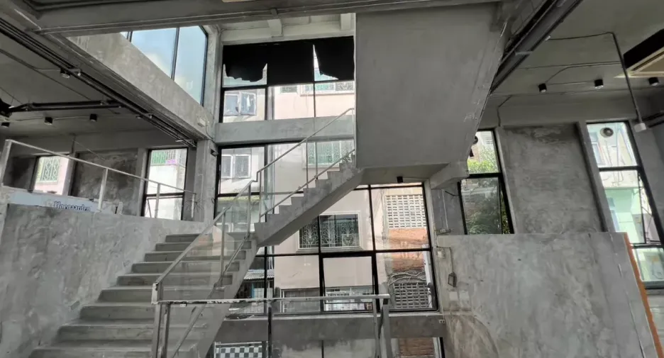 For rent retail Space in Din Daeng, Bangkok