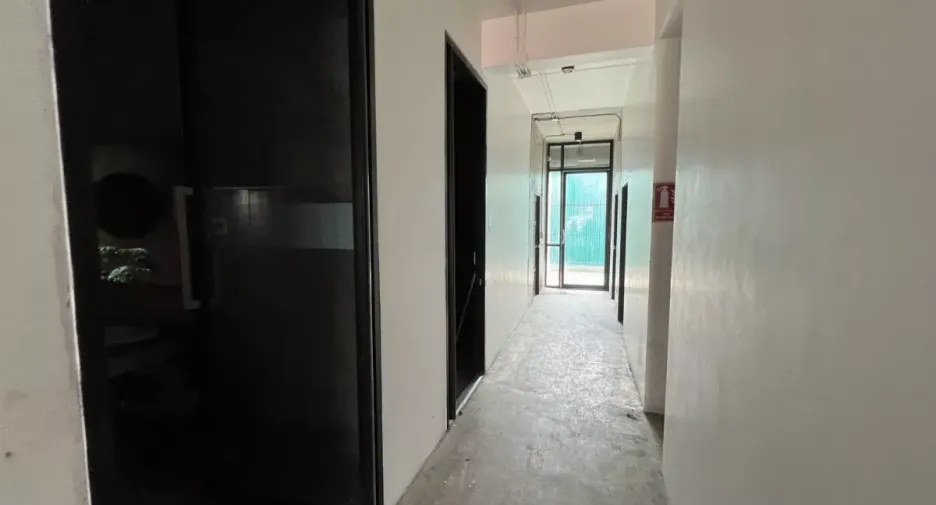 For rent retail Space in Din Daeng, Bangkok