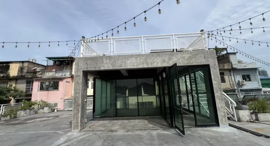 For rent retail Space in Din Daeng, Bangkok