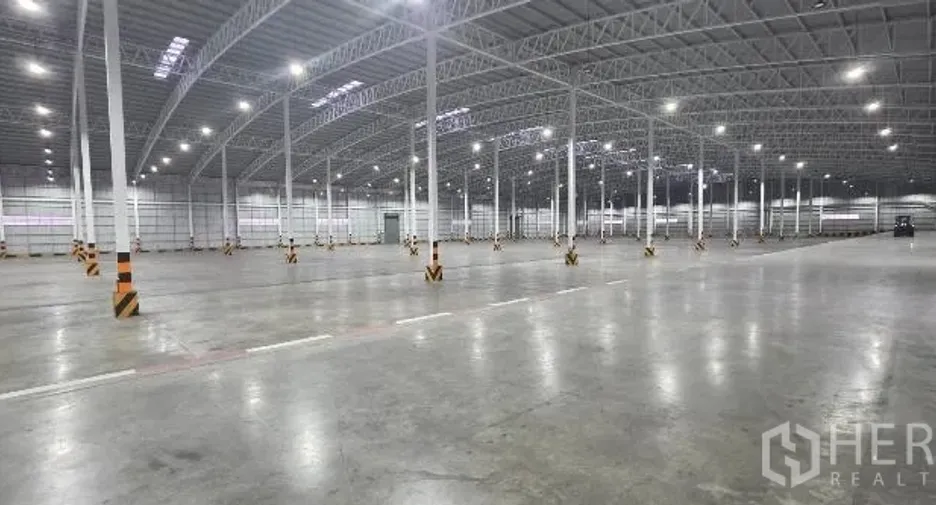 出租 仓库 在 Si Racha, Chon Buri