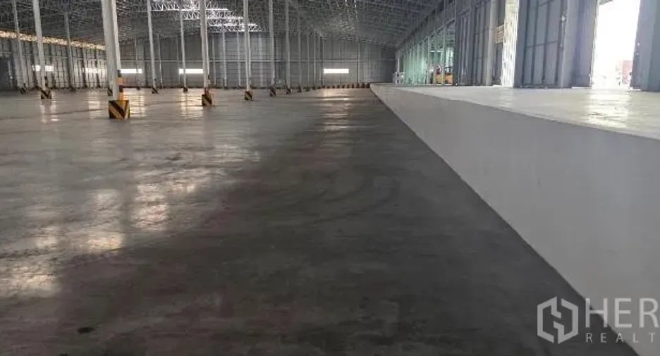 出租 仓库 在 Si Racha, Chon Buri