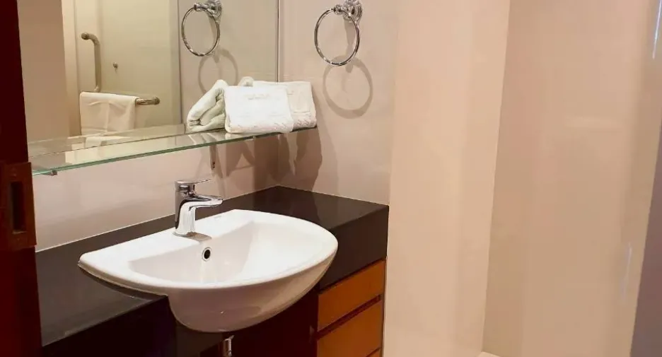 Wohnung zur Miete mit 2 Zimmer in Watthana, Bangkok