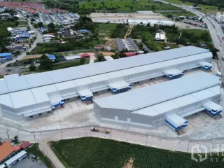 出租 仓库 在 Si Racha, Chon Buri
