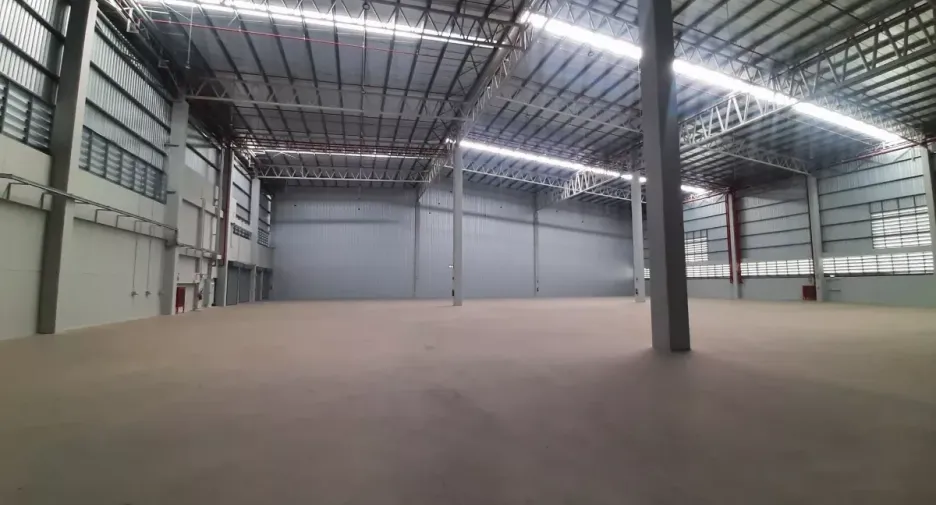 À louer entrepôt à Si Racha, Chonburi