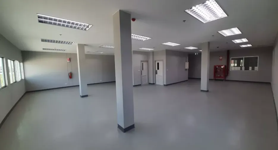 À louer entrepôt à Si Racha, Chonburi