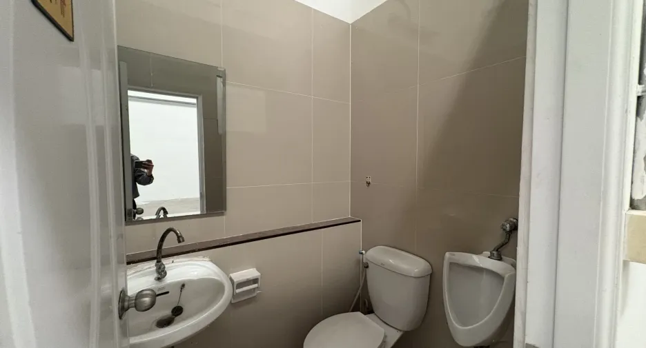 For rent warehouse in Phra Samut Chedi, Samut Prakan