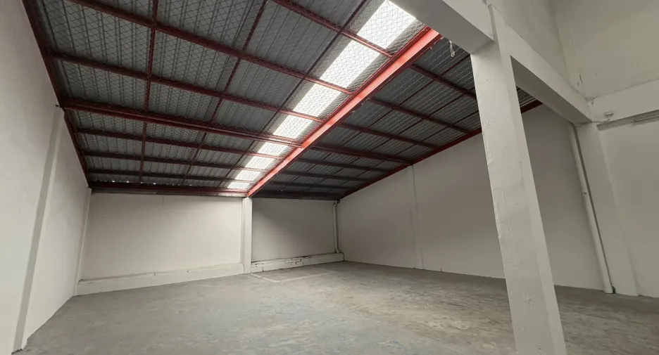 For rent warehouse in Phra Samut Chedi, Samut Prakan