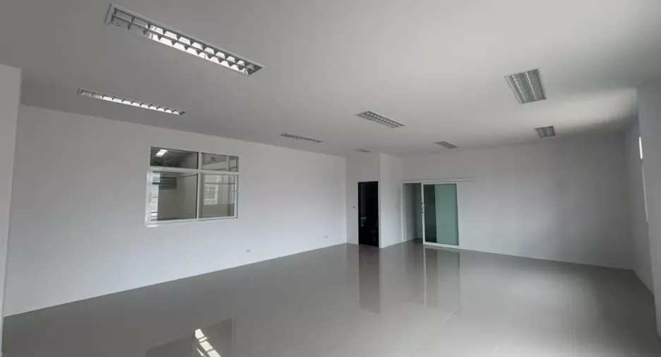 For rent warehouse in Phra Samut Chedi, Samut Prakan