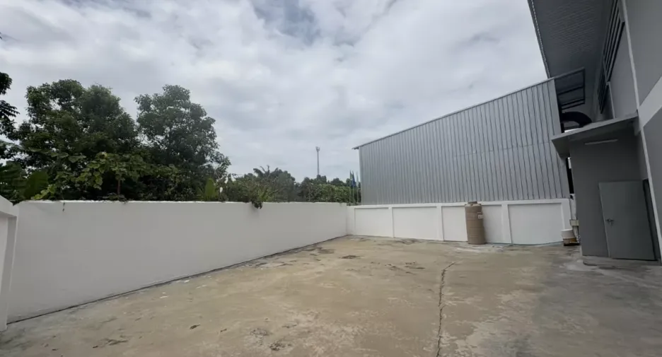 For rent warehouse in Phra Samut Chedi, Samut Prakan