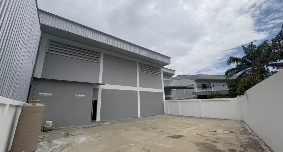For rent warehouse in Phra Samut Chedi, Samut Prakan