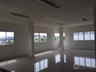 出售 仓库 在 Mueang Samut Prakan, Samut Prakan