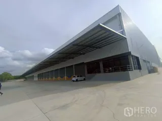 Almacén en alquiler en Si Racha, Chonburi
