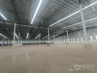 Almacén en alquiler en Si Racha, Chonburi