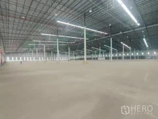 Almacén en alquiler en Si Racha, Chonburi