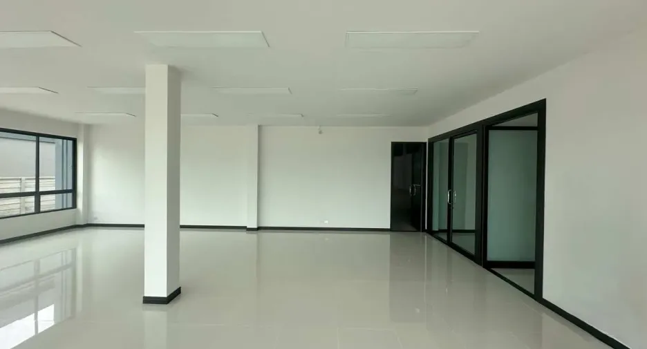 For rent warehouse in Bang Len, Nakhon Pathom