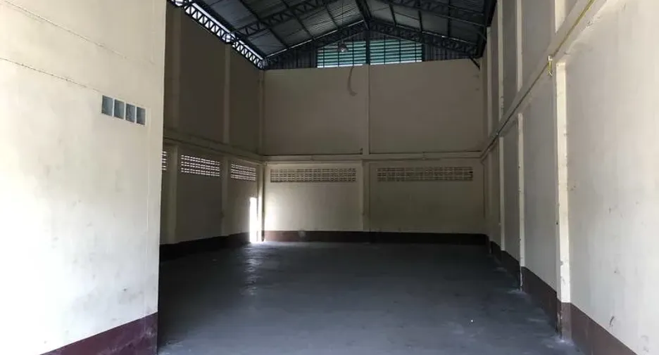 For rent warehouse in Pak Kret, Nonthaburi