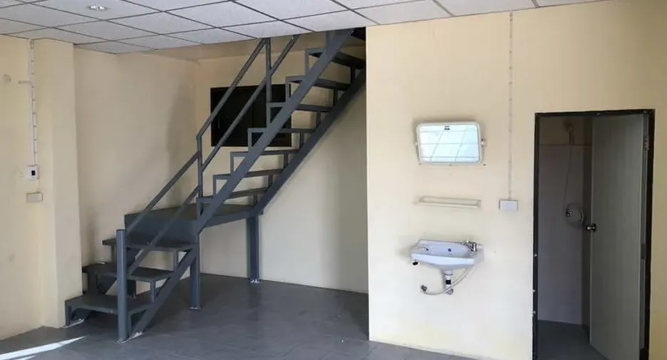 For rent warehouse in Pak Kret, Nonthaburi