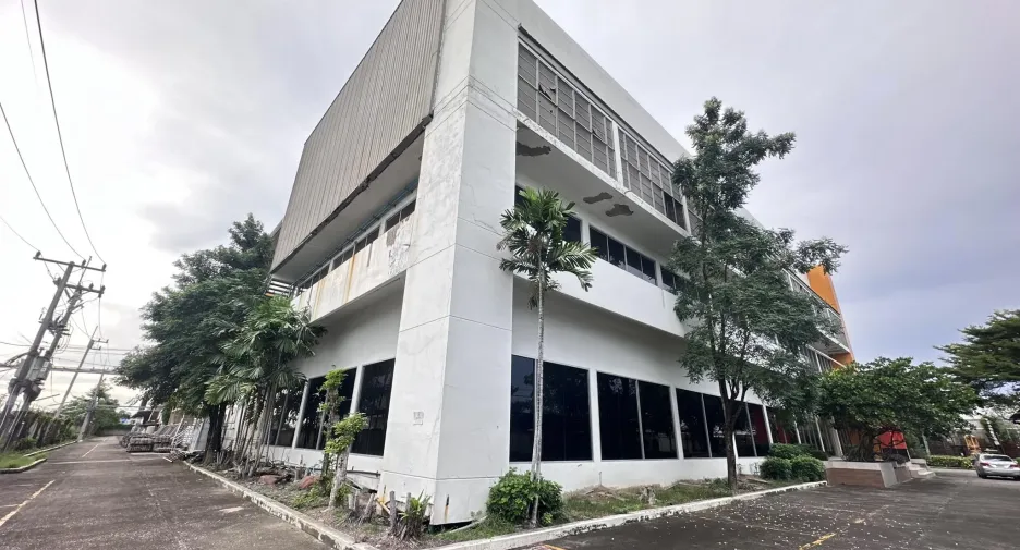 Almacén en venta en Krathum Baen, Samut Sakhon