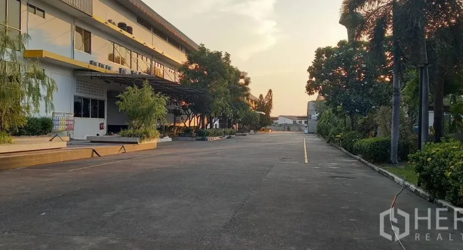 Almacén en venta en Krathum Baen, Samut Sakhon