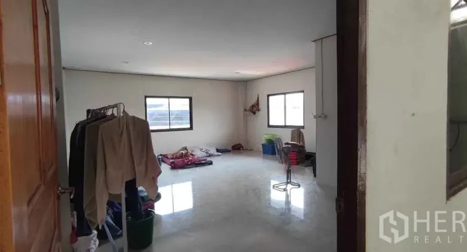 For rent warehouse in Mueang Chachoengsao, Chachoengsao