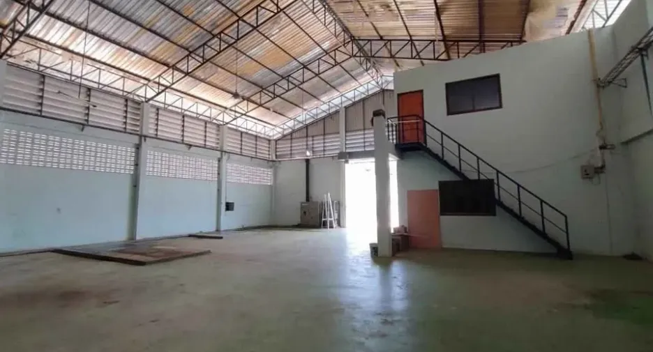 For rent warehouse in Mueang Chachoengsao, Chachoengsao