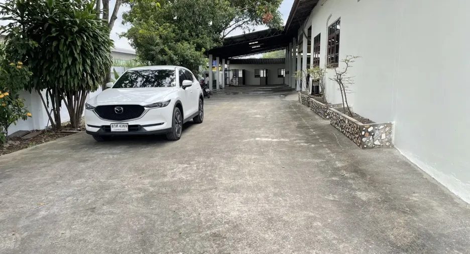 Almacén en alquiler y en venta en Lam Luk Ka, Pathum Thani