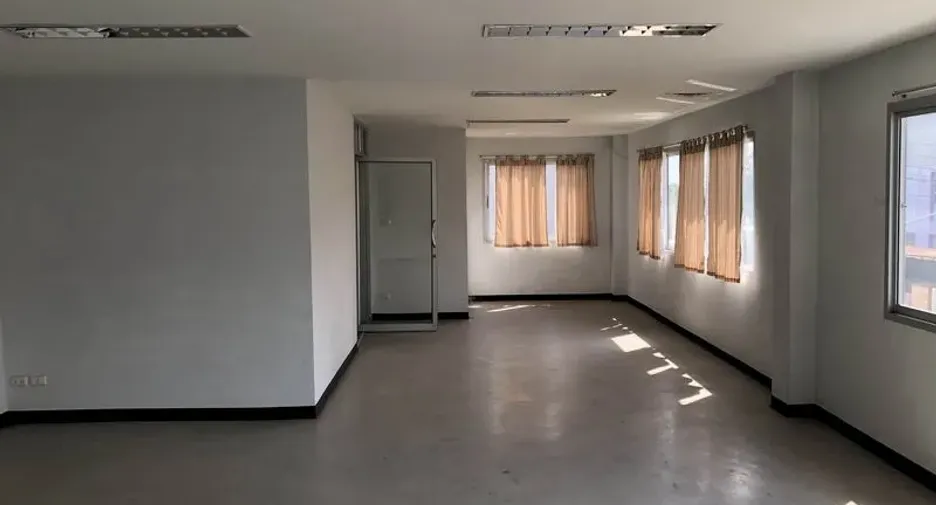 Lagerhaus zur Miete in Lat Lum Kaeo, Pathum Thani