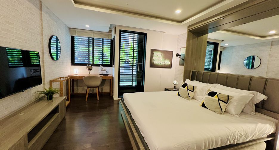 For sale 1 bed condo in Khlong Toei, Bangkok