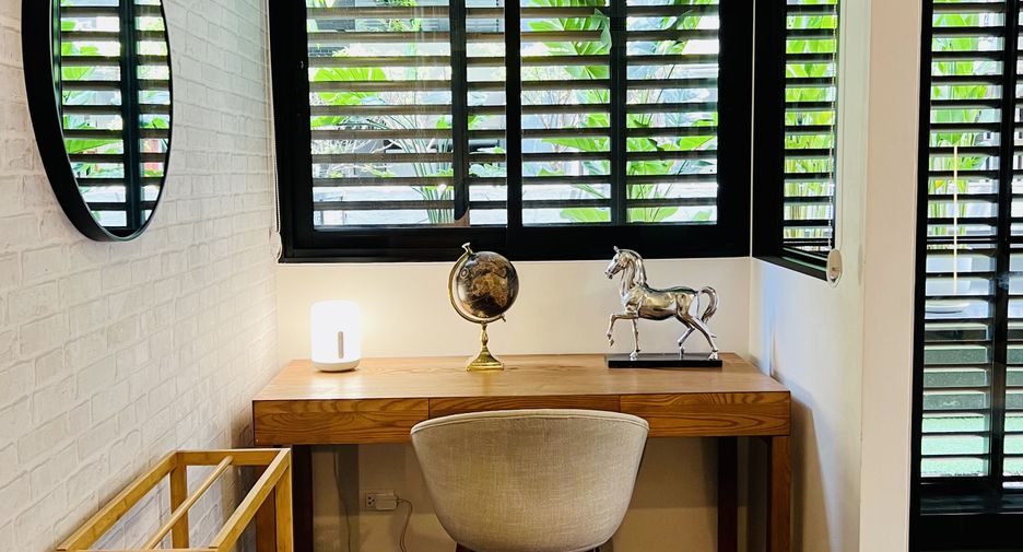 For sale 1 bed condo in Khlong Toei, Bangkok