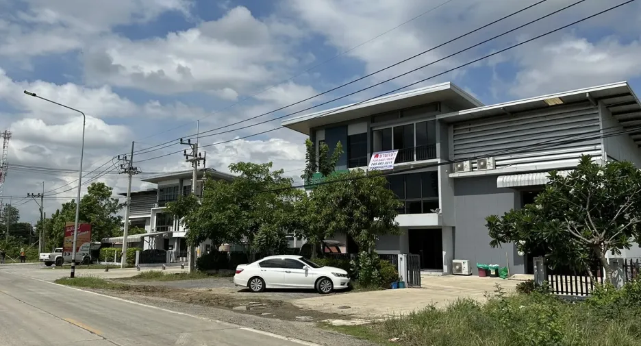 For rent and for sale warehouse in Lam Luk Ka, Pathum Thani