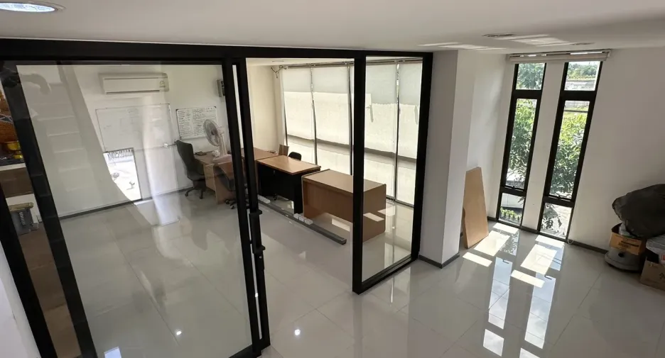 For rent and for sale warehouse in Lam Luk Ka, Pathum Thani