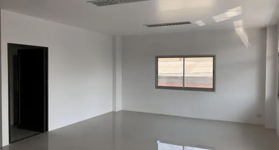 出租 仓库 在 Khlong Luang, Pathum Thani