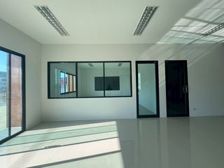 For sale warehouse in Mueang Samut Sakhon, Samut Sakhon