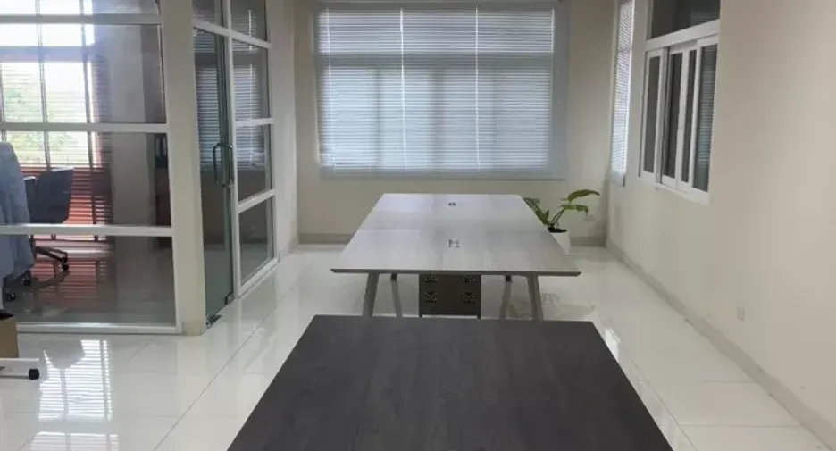 For sale warehouse in Lam Luk Ka, Pathum Thani