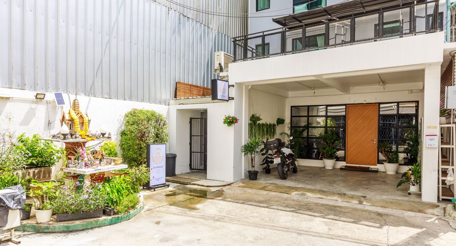 Hotel zum Kauf mit 10 Zimmer in Sathon, Bangkok