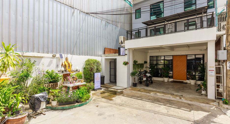 Hotel zum Kauf mit 10 Zimmer in Sathon, Bangkok